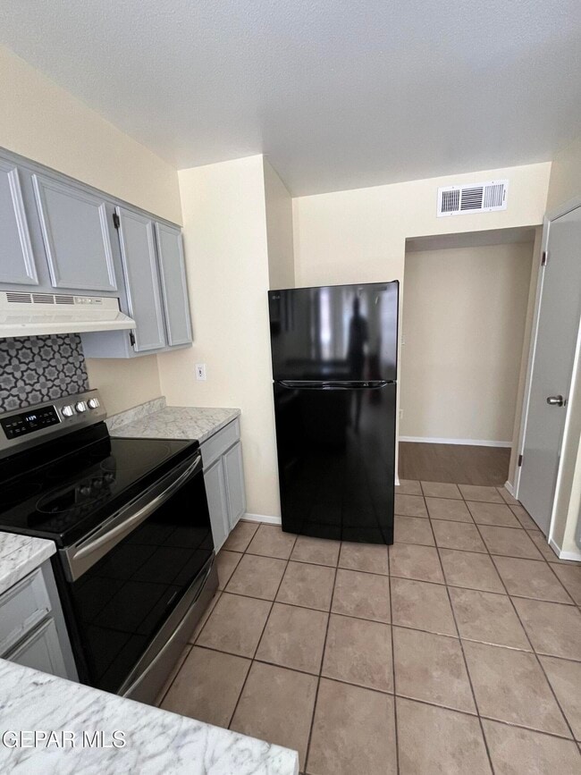 Building Photo - 11016 Pebble Hills Blvd