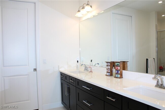 Building Photo - 9637 Montelanico Loop