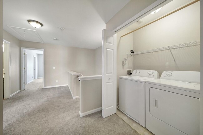 Building Photo - Lovely 3 Bed 2.5 Bath Townhome in Matthews