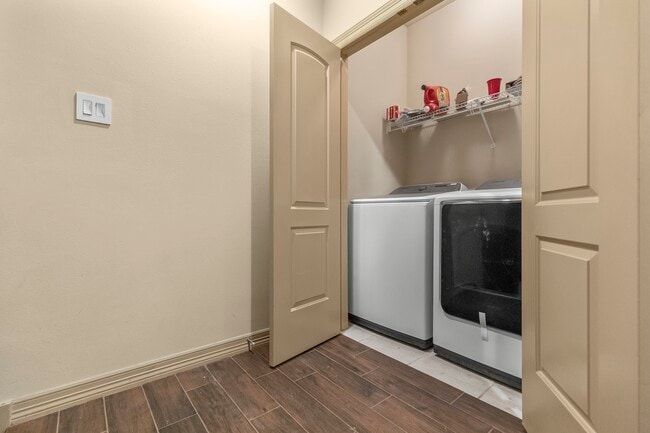 Building Photo - 1607 Bass St