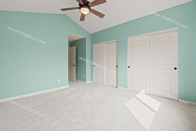 Building Photo - Spacious 3BR, 2.5BA Townhome Just Minutes ...