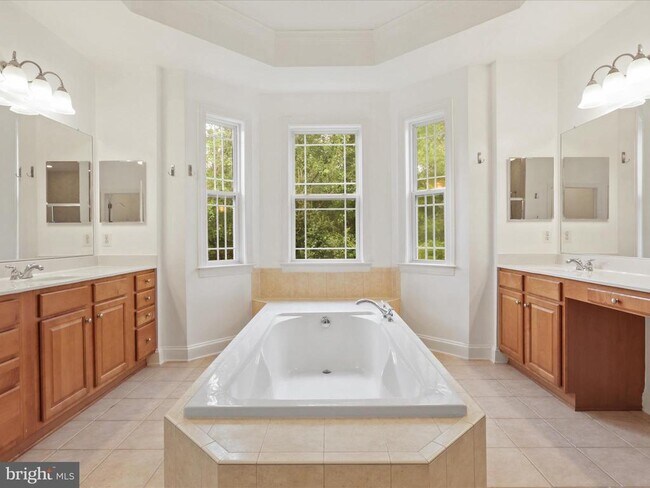 Building Photo - 8500 Indian Paintbrush Way