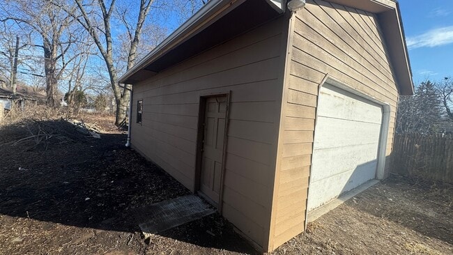 Building Photo - 2817 Gabriel Ave