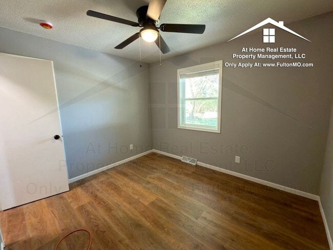 Building Photo - 607 Crestwood Dr