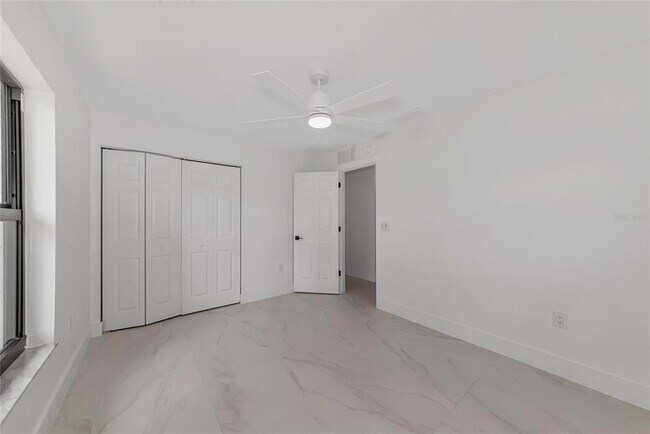 Building Photo - 1658 Ridgewood Ln