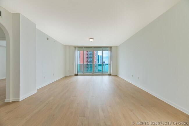 Building Photo - 3340 NE 190th St