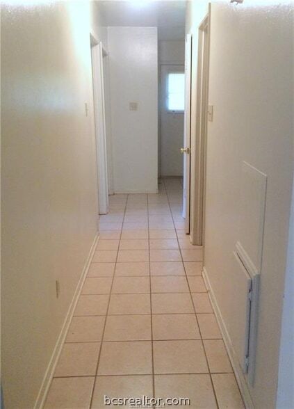 Building Photo - 701 San Saba Dr