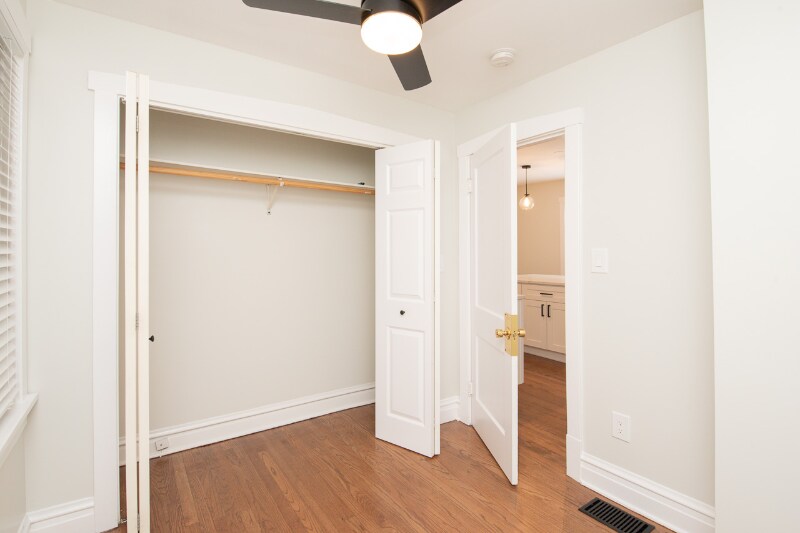 Building Photo - 2630 W Medill Ave