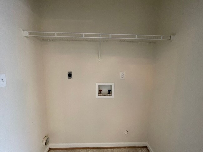 Building Photo - Timberlake Area Townhome