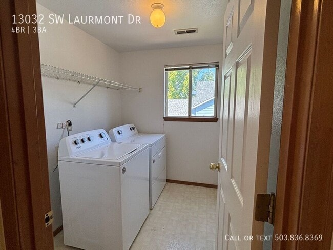 Building Photo - 13032 SW Laurmont Dr