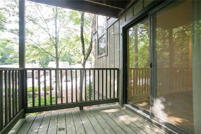 Building Photo - 408 River Run Dr