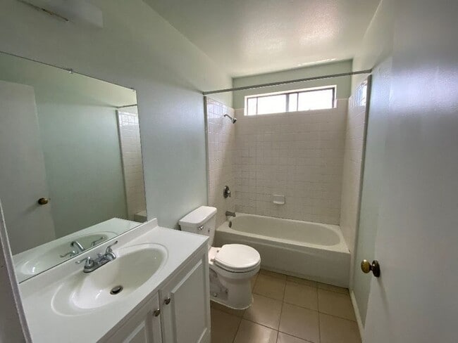 Building Photo - 1218 Sunset Blvd