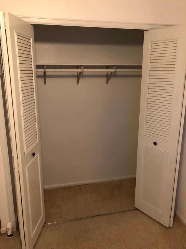 Building Photo - 21 N Briarwood Pl