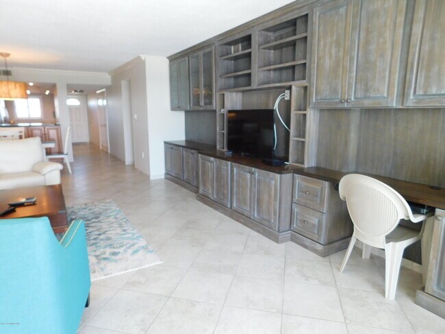 Building Photo - 1555 N Hwy A1A