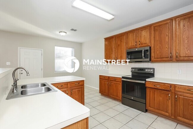 Building Photo - 5 Bedroom Pet-Friendly Home in Arlington, TX with Main Street Renewal
