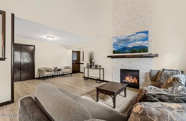 Building Photo - 2803 N Carefree Cir
