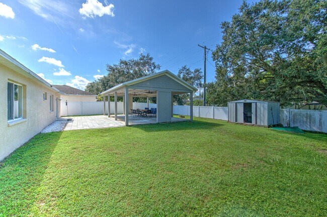 Building Photo - 319 Abigail Rd