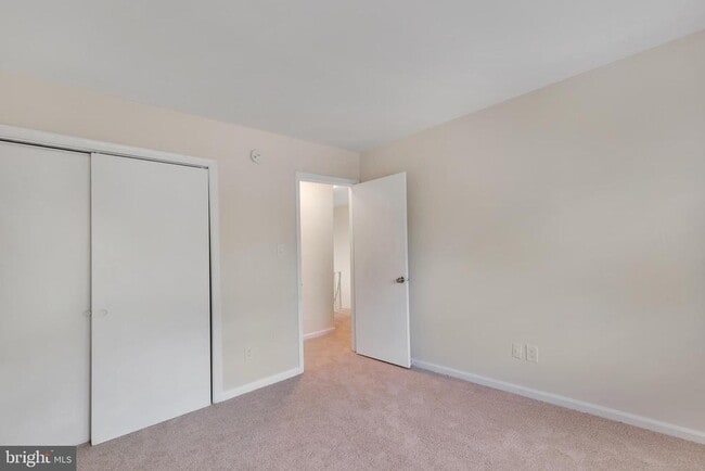 Building Photo - 8529 Lakinhurst Ln