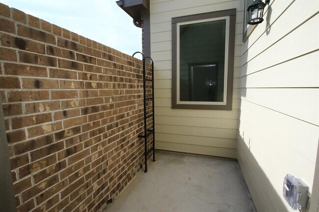 Building Photo - 27018 Cheyenne Crest Ln