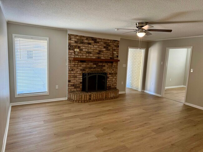 Building Photo - 3019 Magnolia Pl