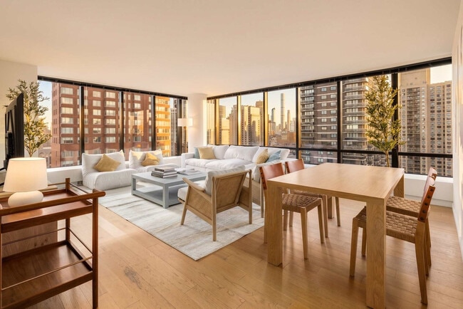 Building Photo - 525 E 72nd St