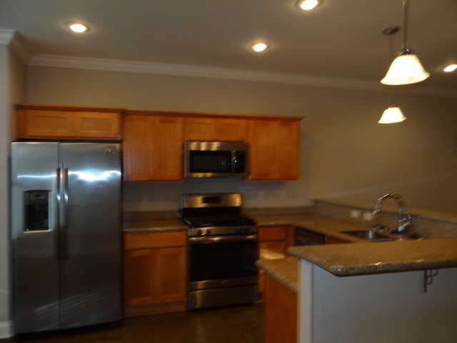 Building Photo - 28451 Longfellow Ln