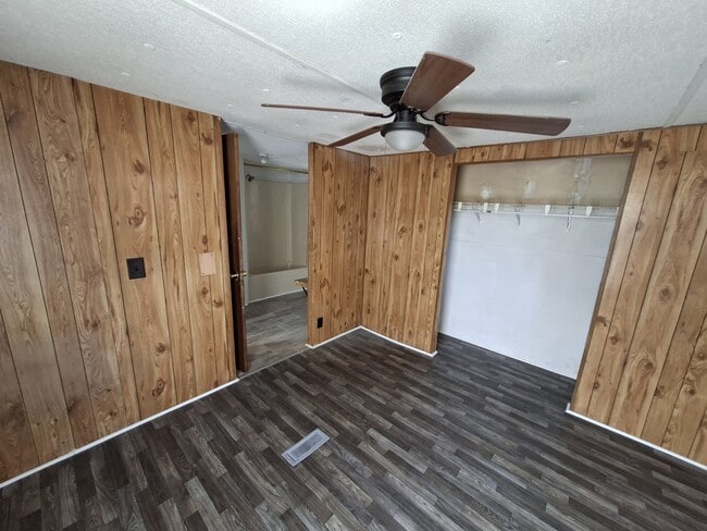 Building Photo - 1925 Bacons Bridge Rd