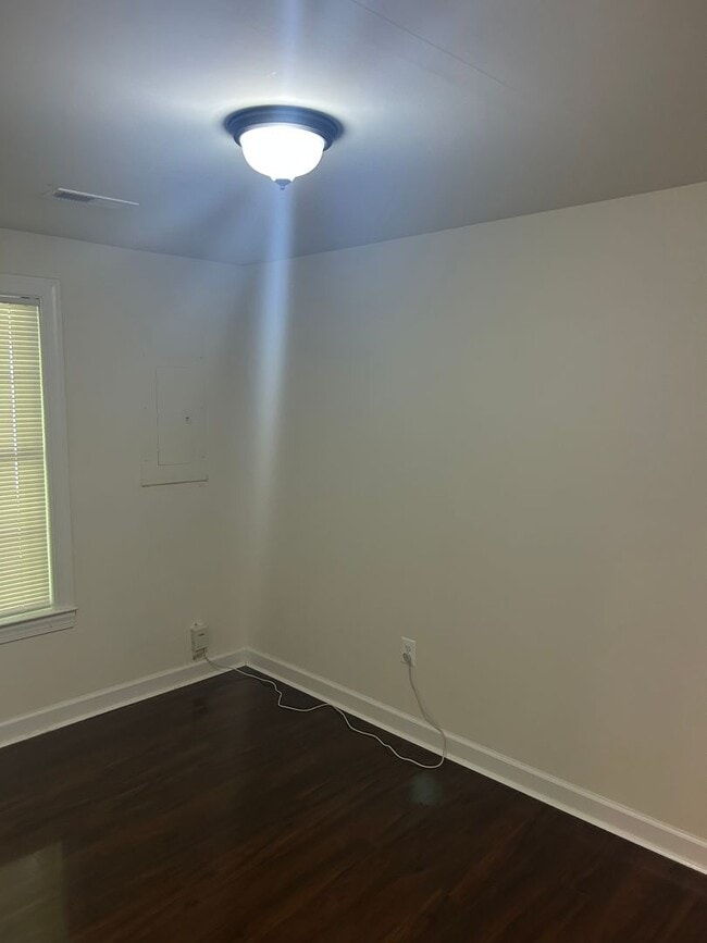 Building Photo - Potomac Chase Townhouse For Lease