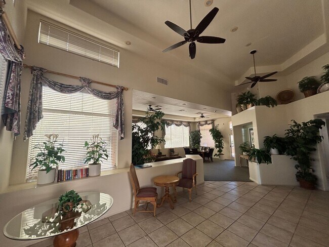 Building Photo - 1050 E Cactus Ave