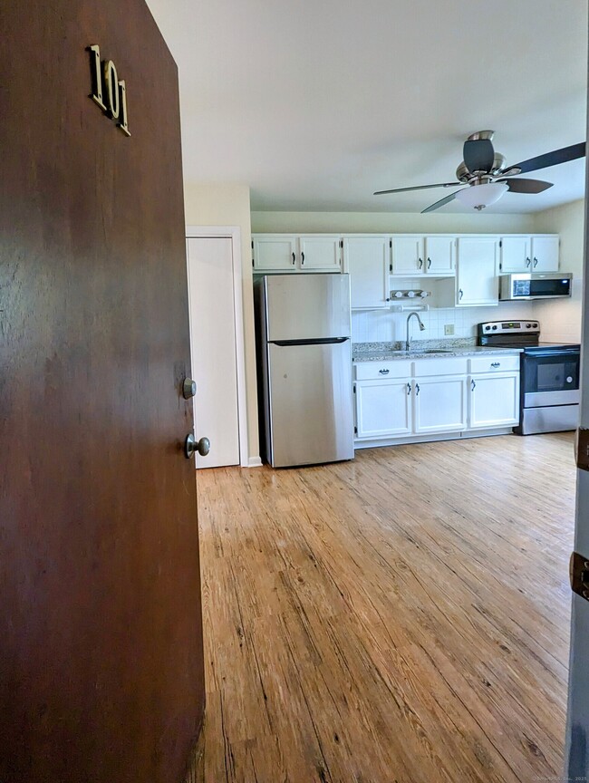 Building Photo - 101 Belair Dr
