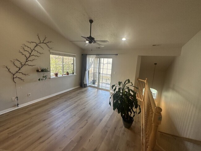 Building Photo - 2520 450 S