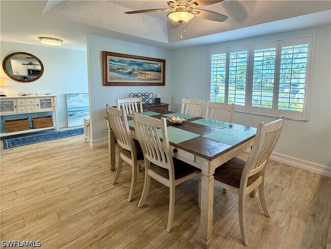 Building Photo - 105 Penny Ln