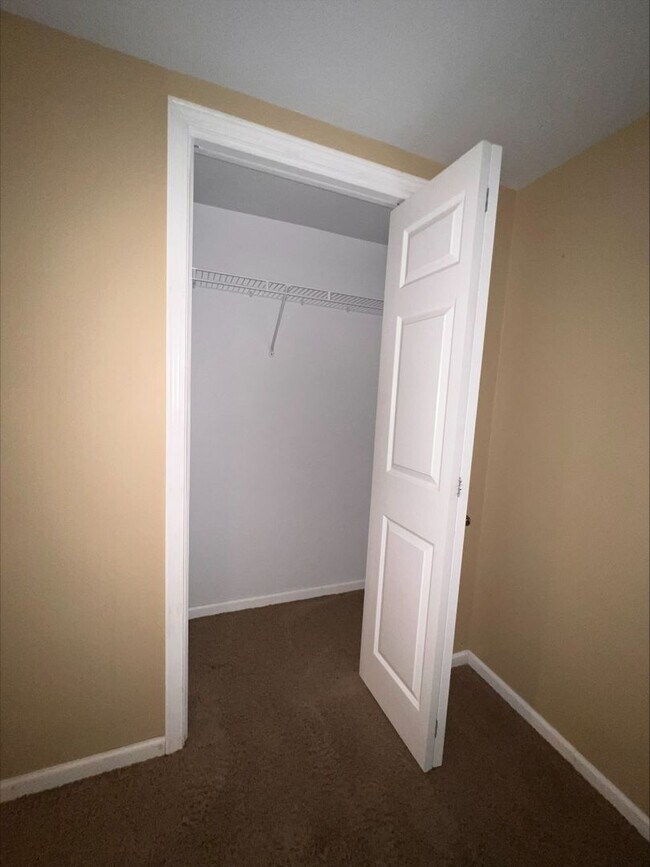 Building Photo - Coming Soon!!! Spacious 5 bedroom House Wi...