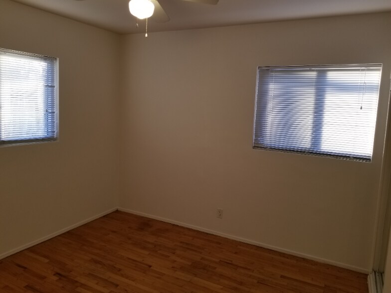 Building Photo - 2370 Walgrove Ave