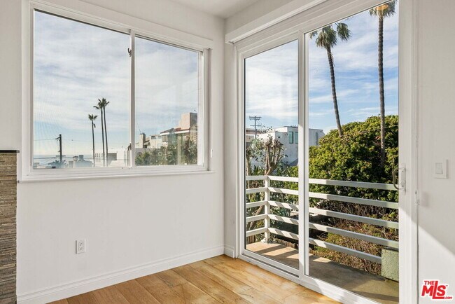 Building Photo - 30 Galleon St