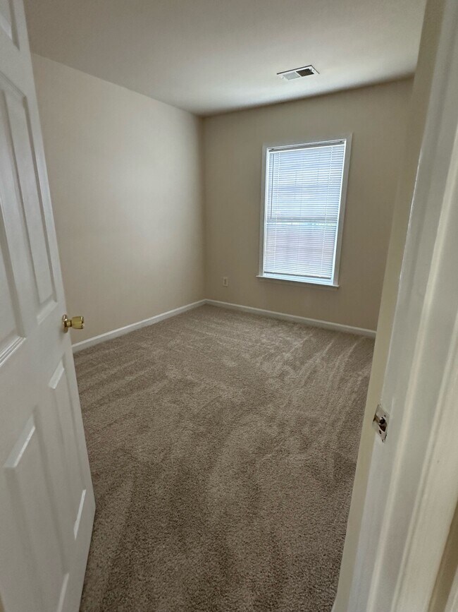 Building Photo - 803 Marquette Dr