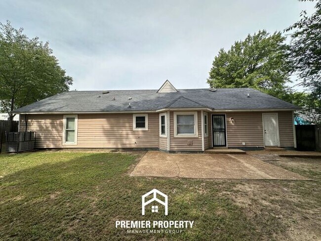 Building Photo - 4440 Castle Heights Dr