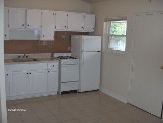 Building Photo - 794 W Market St