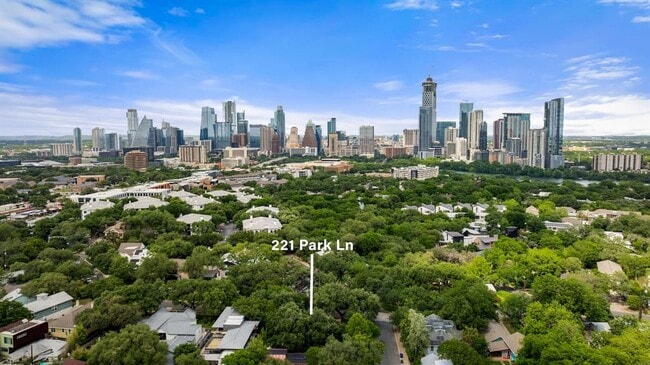 Building Photo - 221 Park Ln
