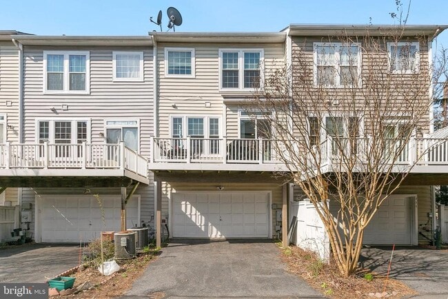 Building Photo - 709 Gaither Rd