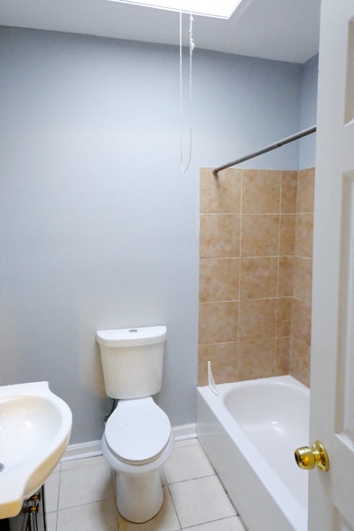 Building Photo - 514 Radnor Ave