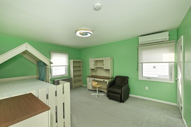 Building Photo - 222-03 Kingsbury Ave