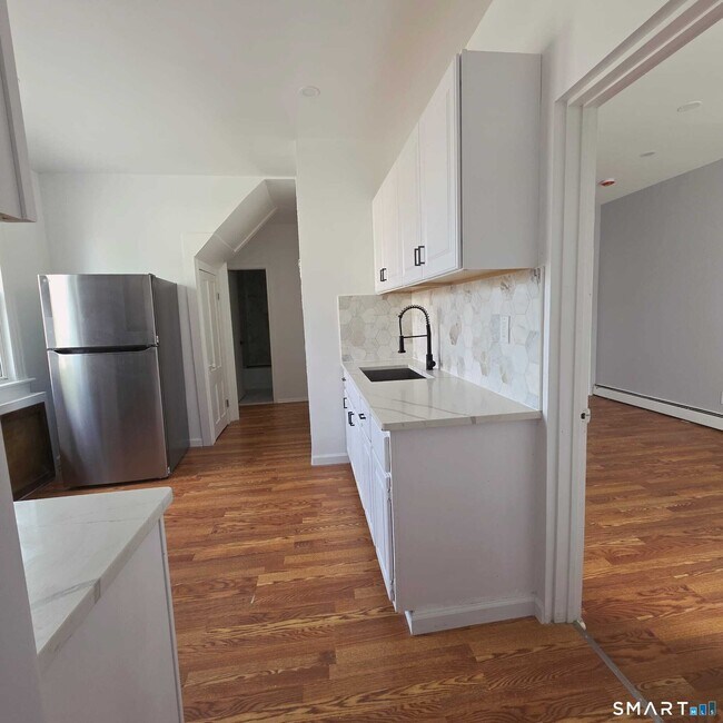 Building Photo - 124 Geddes Terrace