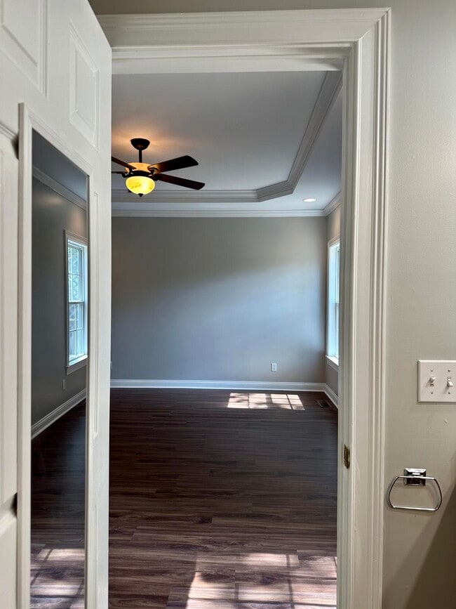 Building Photo - 114 W Green St