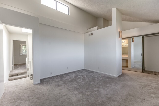 Building Photo - 1709 Cam De Villas