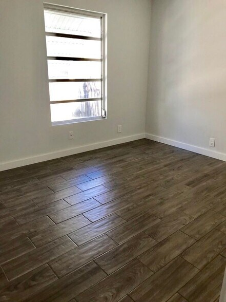 Building Photo - 824 Winters St