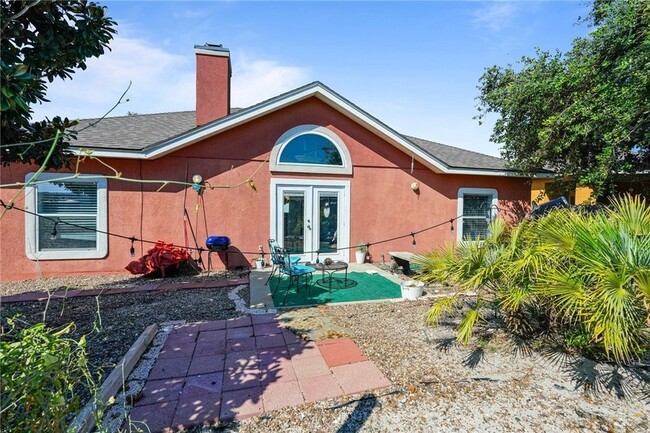 Building Photo - 15418 Gypsy St