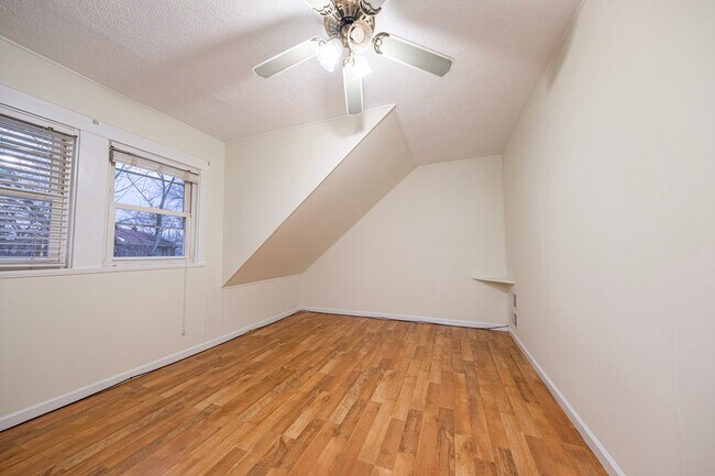 Building Photo - 373 New York Ave