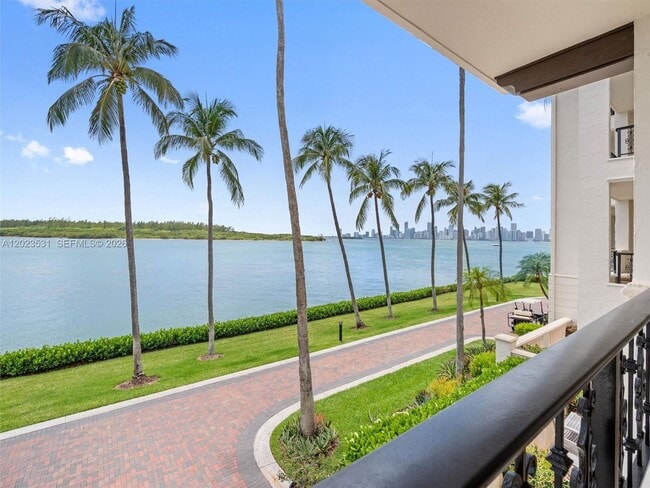 Building Photo - 2425 Fisher Island Dr