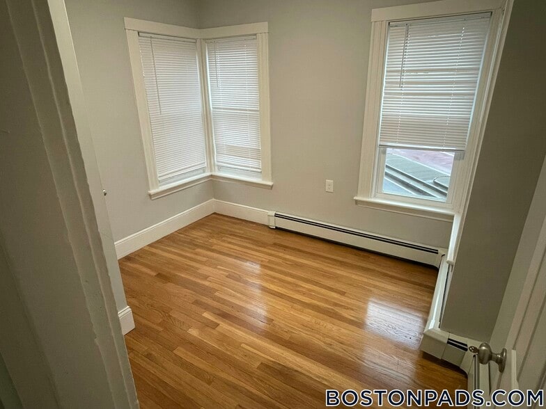 Building Photo - 1922 Columbus Ave